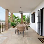 Tapias Blancas Holiday home *
